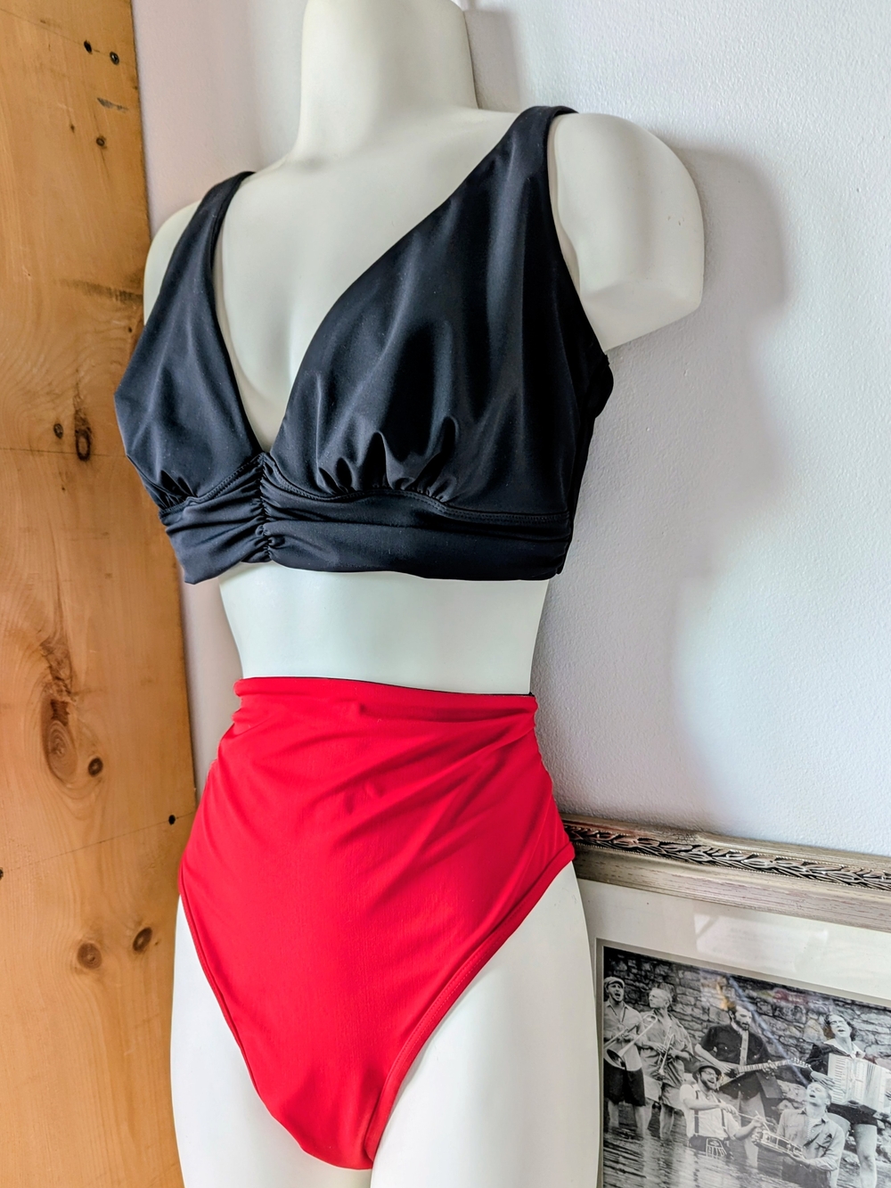 Knix Swim Set Red Black high-waisted Fresh Fix Technology® Light Flow bottoms XL